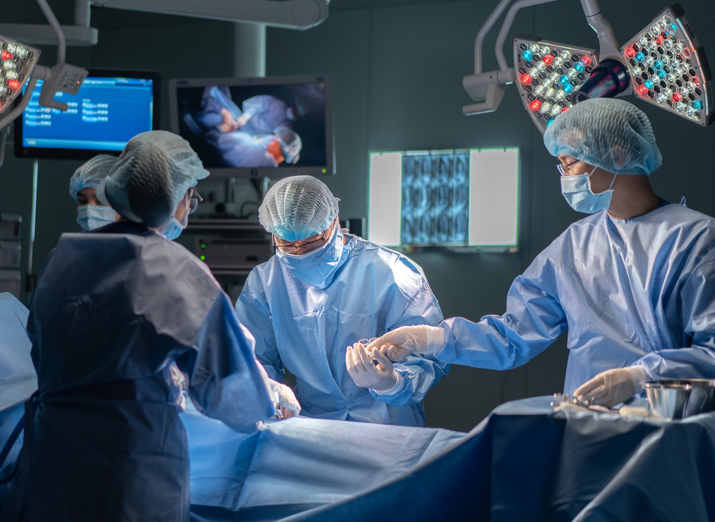 AIH chú trọng cập nhật trang thiết bị y tế hiện đại và ứng dụng các kỹ thuật chẩn đoán, điều trị y khoa cập nhật theo tiêu chuẩn Mỹ