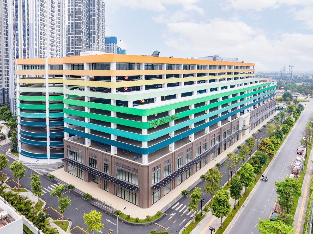 F-Zone có số lượng shop hạn chế, lại có thể khai thác ngay, tạo ra cuộc cạnh tranh gay gắt trên thị trường