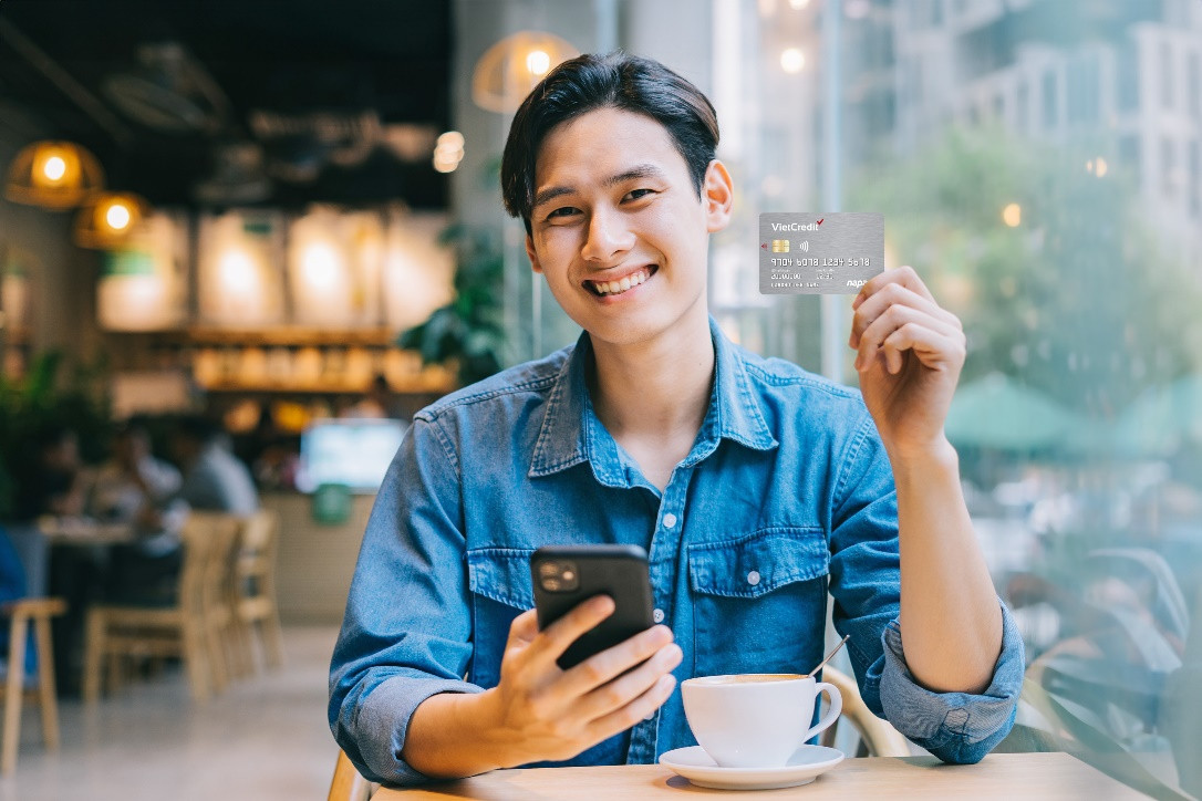 Xu hướng này đang ngày càng phổ biến và len lỏi vào mọi ngóc ngách của đời sống hàng ngày, từ mua sắm, ăn uống đến thanh toán hóa đơn và chuyển tiền.