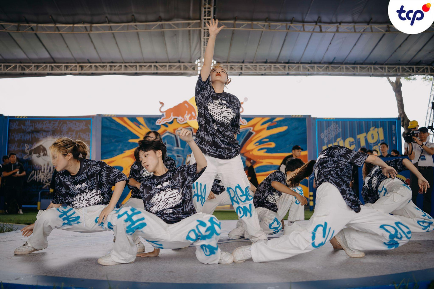 Giới trẻ “cháy” hết mình trong các hoạt động trải nghiệm tại Húc Fest