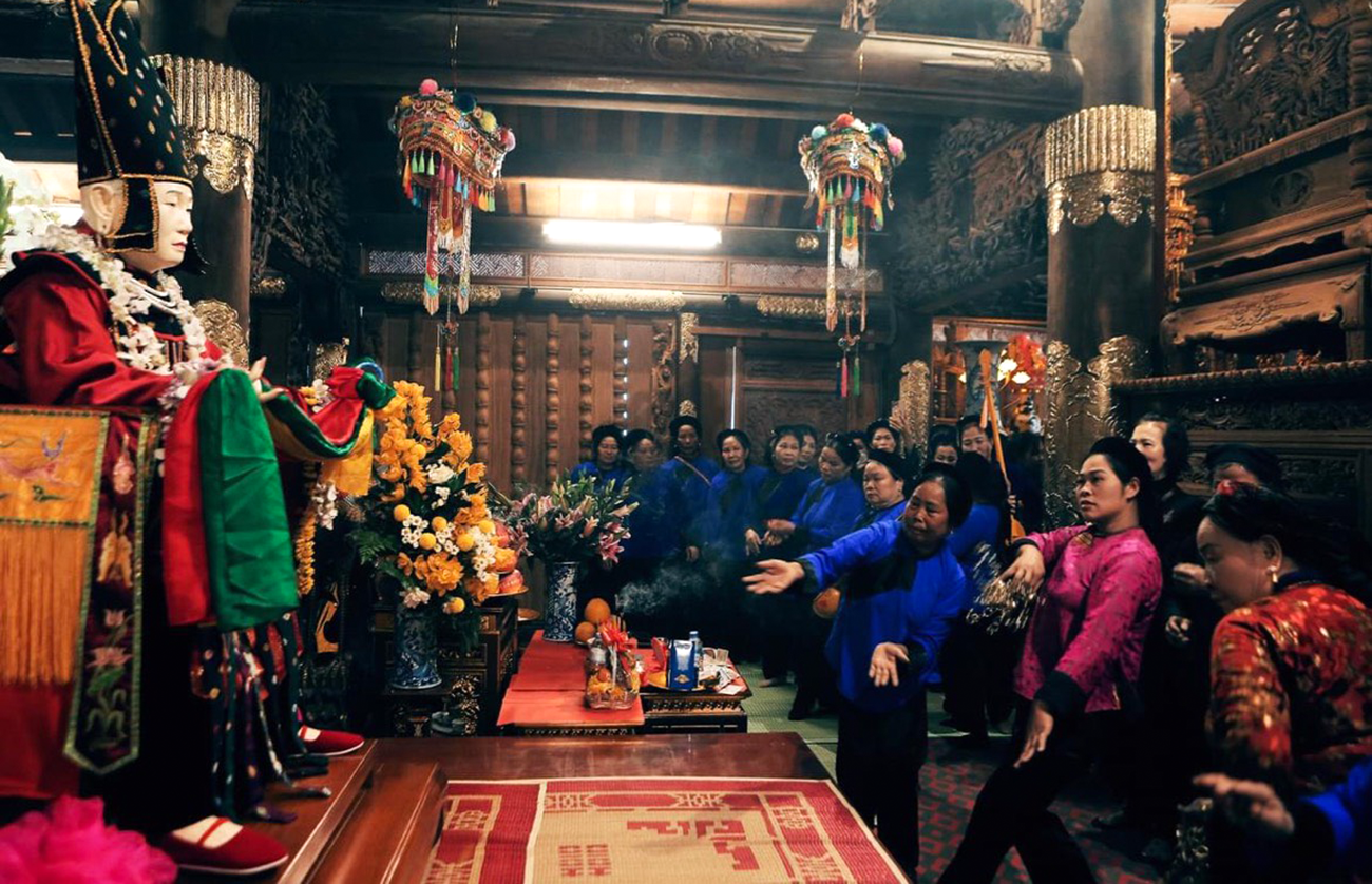 Nghi lễ cúng bà Chúa Then tại lễ hội mở cửa rừng ở huyện Lạng Giang