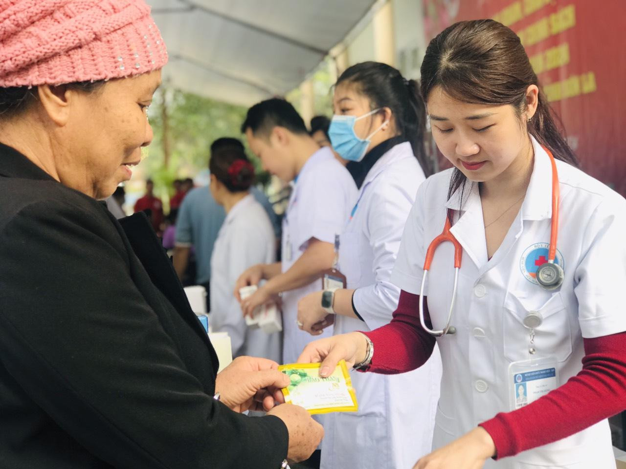 Từ thành thị đến vùng nông thôn, người dân ai cũng tin yêu thuốc ho bổ phế Bảo Thanh.