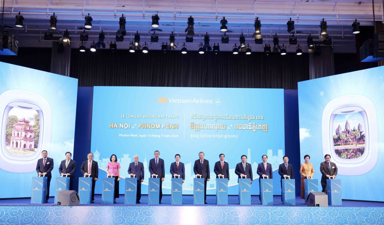 Nghi thức công bố đường bay Hà Nội - Phnom Penh