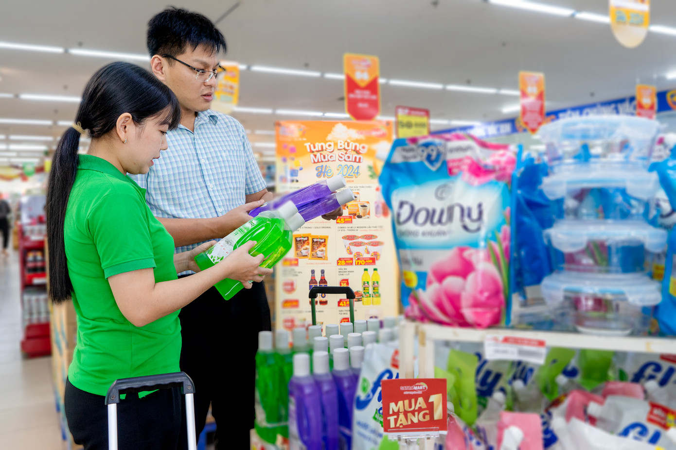 Mảng bán lẻ được dự báo sẽ hút mạnh nhiều ‘ông lớn’ mạnh tay chi tiền khủng nhằm nhân rộng điểm bán, tăng độ phủ, nhanh chóng chiếm lĩnh thị phần. Ảnh chụp tại Satramart Siêu thị Sài Gòn. Ảnh: SATRA