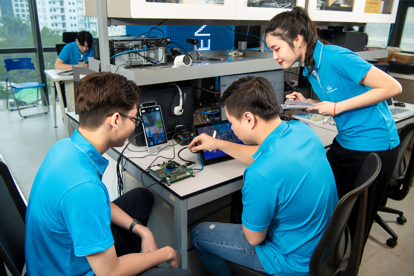 Sinh viên trường Đại học CMC có cơ hội thực tập ngay từ năm nhất Sinh viên trường Đại học CMC có cơ hội thực tập ngay từ năm nhất