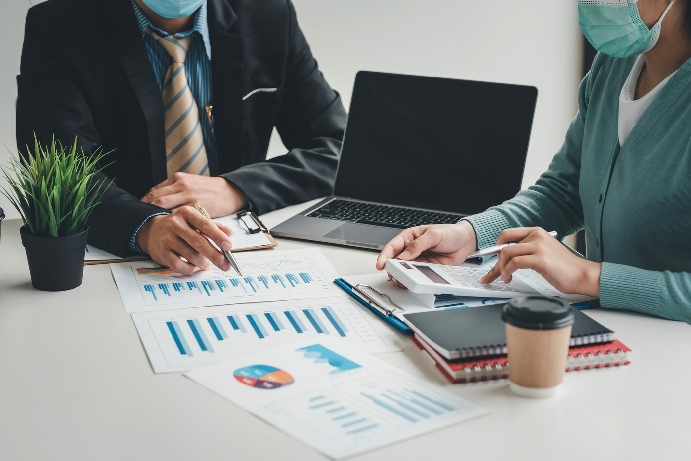 Chiếm tới 90% tổng số doanh nghiệp trên cả nước, SME đang bị ảnh hưởng nặng nềtrong bối cảnh kinh tế đầy biến động