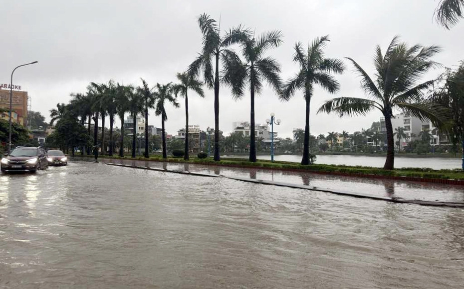 Mưa lớn gây ngập lụt tại tỉnh Quảng Ninh, sáng 23/7