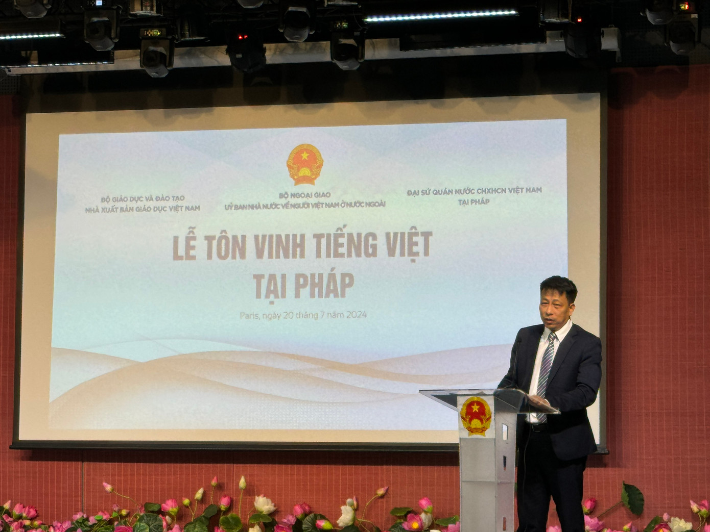 Ông Phạm Vĩnh Thái - Tổng biên tập NXBGDVN phát biểu tại buổi lễ Ông Phạm Vĩnh Thái - Tổng biên tập NXBGDVN phát biểu tại buổi lễ