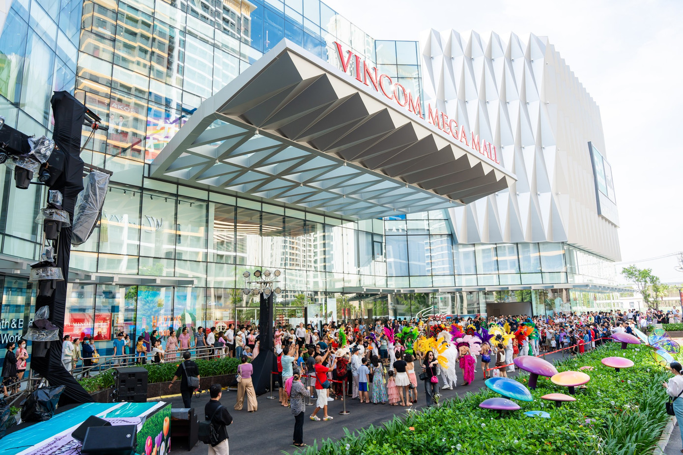 Màn “chào sân” ấn tượng của Vincom Mega Mall Grand Park Màn “chào sân” ấn tượng của Vincom Mega Mall Grand Park