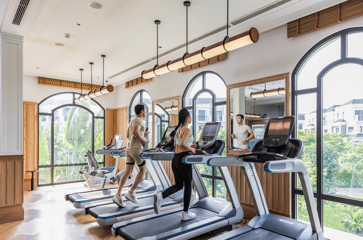 Cư dân Grand Bay Halong Villas hưởng ưu đãi miễn phí 100% khi sử dụng phòng tập gym của Clubhouse trong vòng 12 tháng kể từ thời điểm hoàn thiện biệt thự. Ảnh: BIM Land. Cư dân Grand Bay Halong Villas hưởng ưu đãi miễn phí 100% khi sử dụng phòng tập gym của Clubhouse trong vòng 12 tháng kể từ thời điểm hoàn thiện biệt thự. Ảnh: BIM Land.