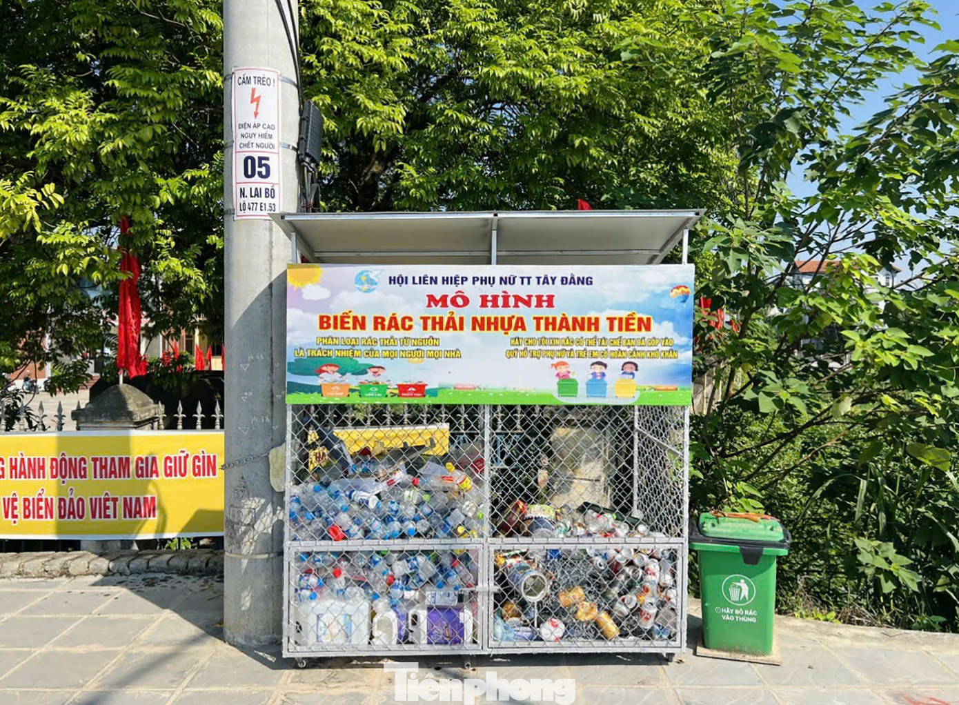 Mô hình “Biến rác thành tiền”, “Ngôi nhà xanh – thu gom phế liệu”, “Môi trường của mẹ hạnh phúc cho con”…. được Hội LHPN huyện khảo sát, thành lập mô hình điểm tại xã Tản Hồng. Đến nay, mô hình đã được nhân rộng nhiều cơ sở hội như: Tản Lĩnh, Minh Quang, Phong Vân, Đông Quang, Phú Phương, Tây Đằng, Cẩm Lĩnh....