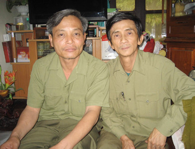Ông Phạm Văn Nam (trái) và đồng đội Nguyễn Mạnh Hòa Ảnh: K.N