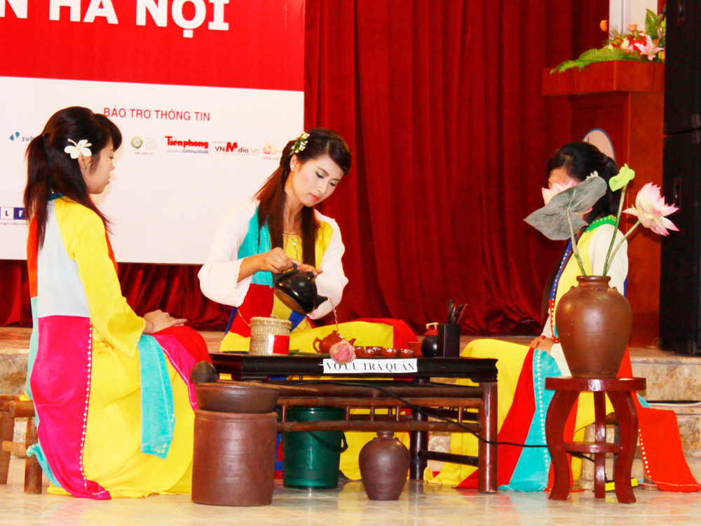 "Trà đạo" của Nguyễn Trâm Anh (ĐH Luật Hà Nội).