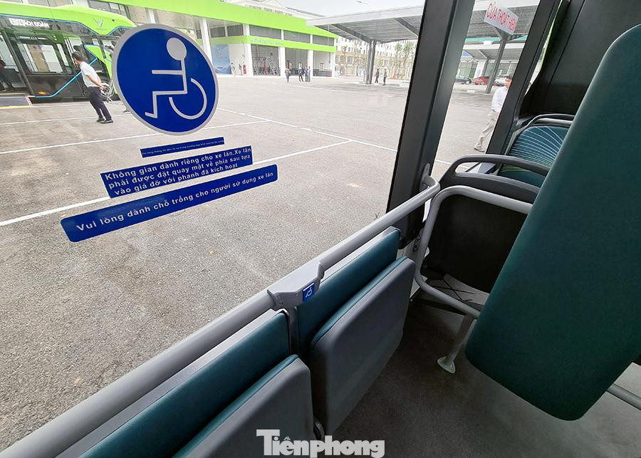 Vận hành tuyến xe buýt điện đầu tiên của Việt Nam ảnh 8