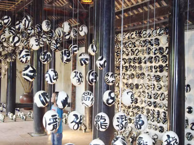 Không gian Trứng-Rồng