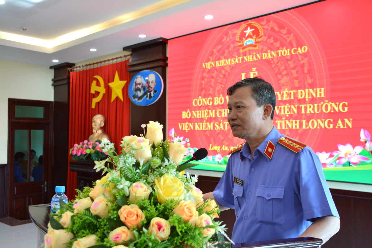 Phó Vụ trưởng Vụ Tổ chức cán bộ VKSND Tối cao - Nguyễn Văn Thắng phát biểu tại buổi lễ