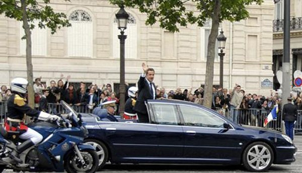 Tổng thống Pháp Nicolas Sarkozy tậu cho mình chiếc Peugeot 607 Paladine, đó là mẫu concept do hãng Heuliez của Pháp cải tiến vào năm 2000 dựa trên mẫu 607. Xe trang bị động cơ V6 dung tích 3 lít