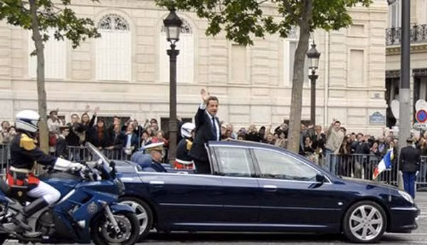 Tổng thống Pháp Nicolas Sarkozy tậu cho mình chiếc Peugeot 607 Paladine, đó là mẫu concept do hãng Heuliez của Pháp cải tiến vào năm 2000 dựa trên mẫu 607. Xe trang bị động cơ V6 dung tích 3 lít