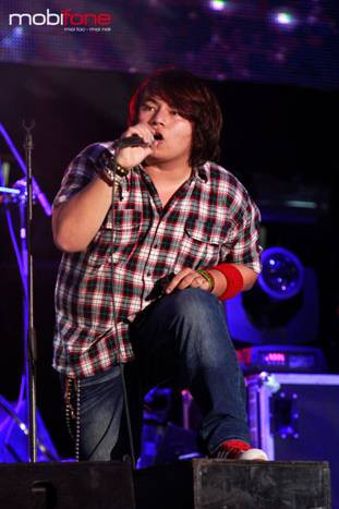 Oringchains được “chọn mặt gửi vàng” khai hỏa cho đêm diễn