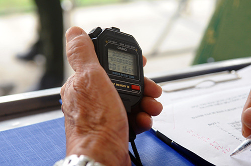 Mỗi người được quyền bắn thử 5 viên đạn trong 5 phút đầu, trước khi thi tài chính thức