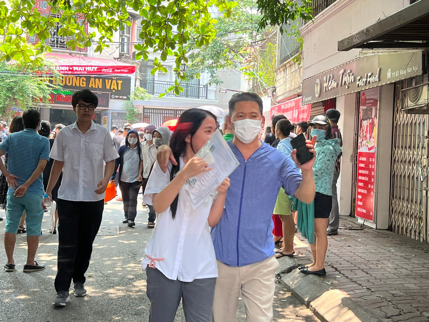 Người bố tiếp sức cho con gái khi đồng hành cùng con Người bố tiếp sức cho con gái khi đồng hành cùng con