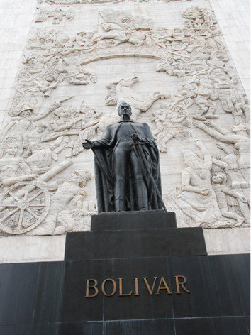 Tượng Đài anh hùng Châu Mỹ Latinh Simon Bolivar