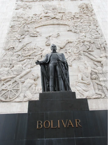 Tượng Đài anh hùng Châu Mỹ Latinh Simon Bolivar