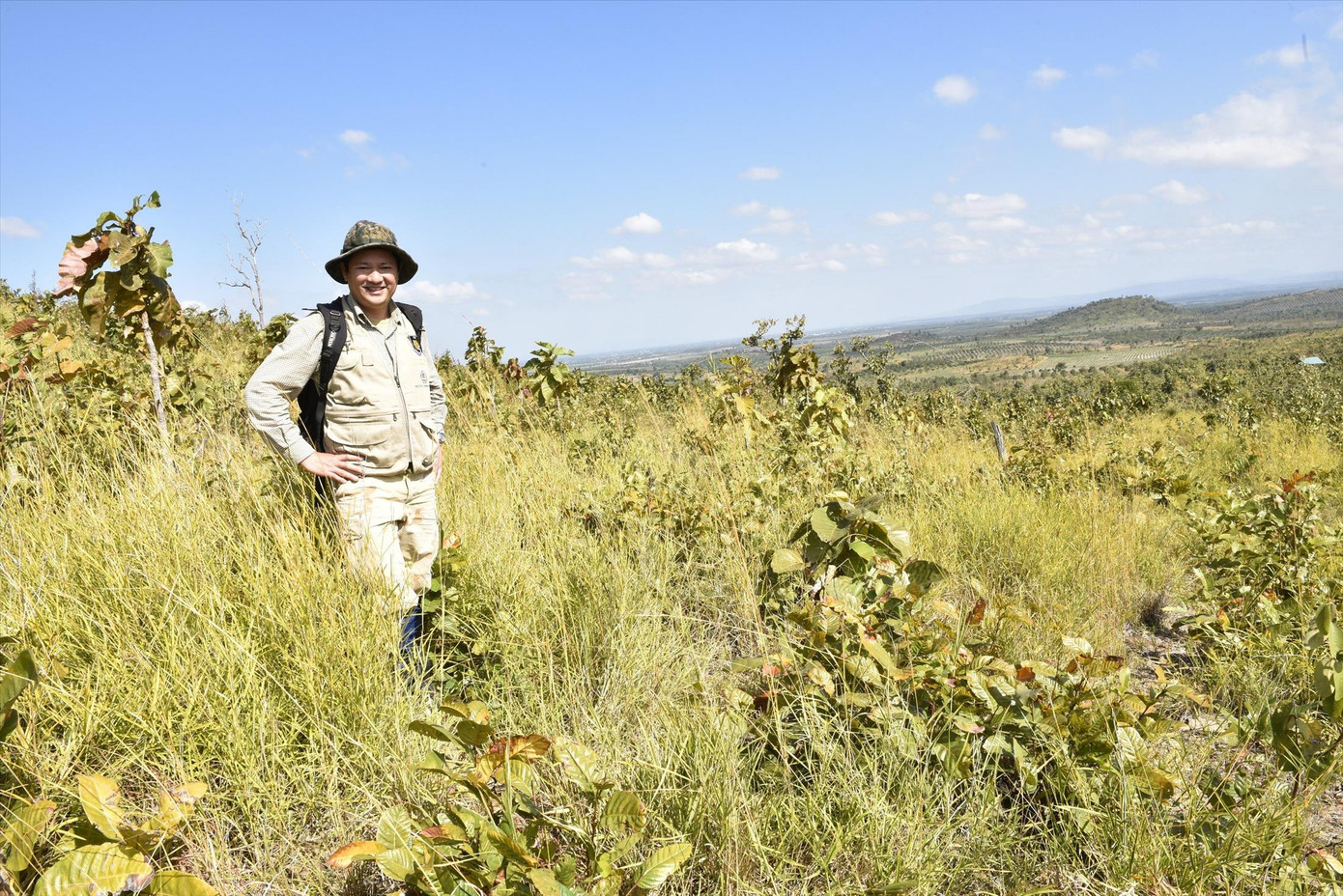 TS Nguyễn Mạnh Hà trong một lần đi thực địa tại Đắk Lắk.