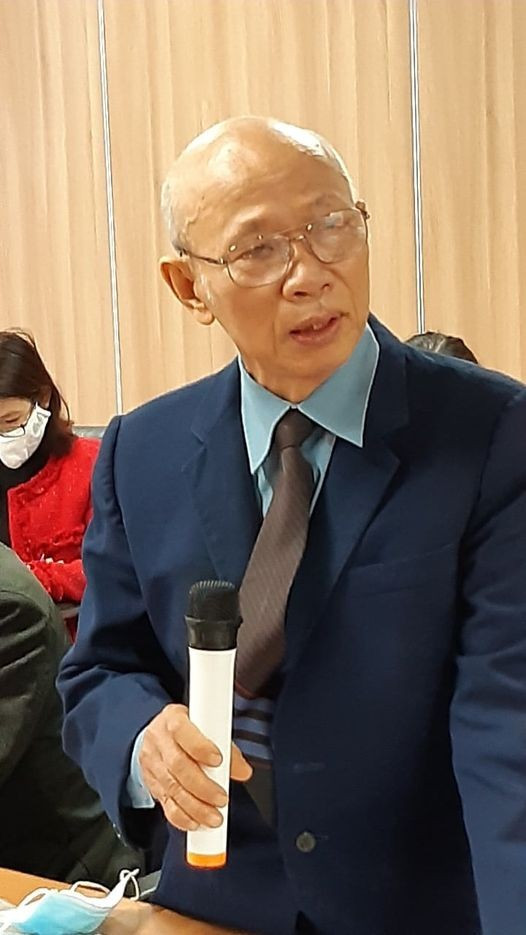 Bùi Bắc trong hội thảo về tác phẩm của mình