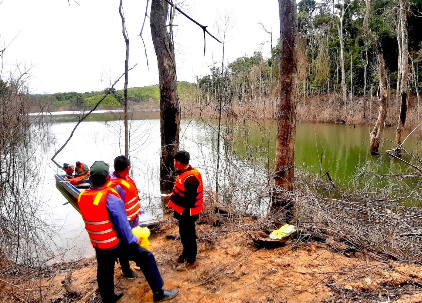 Thủy điện Thượng Kon Tum tích nước làm mất rừng