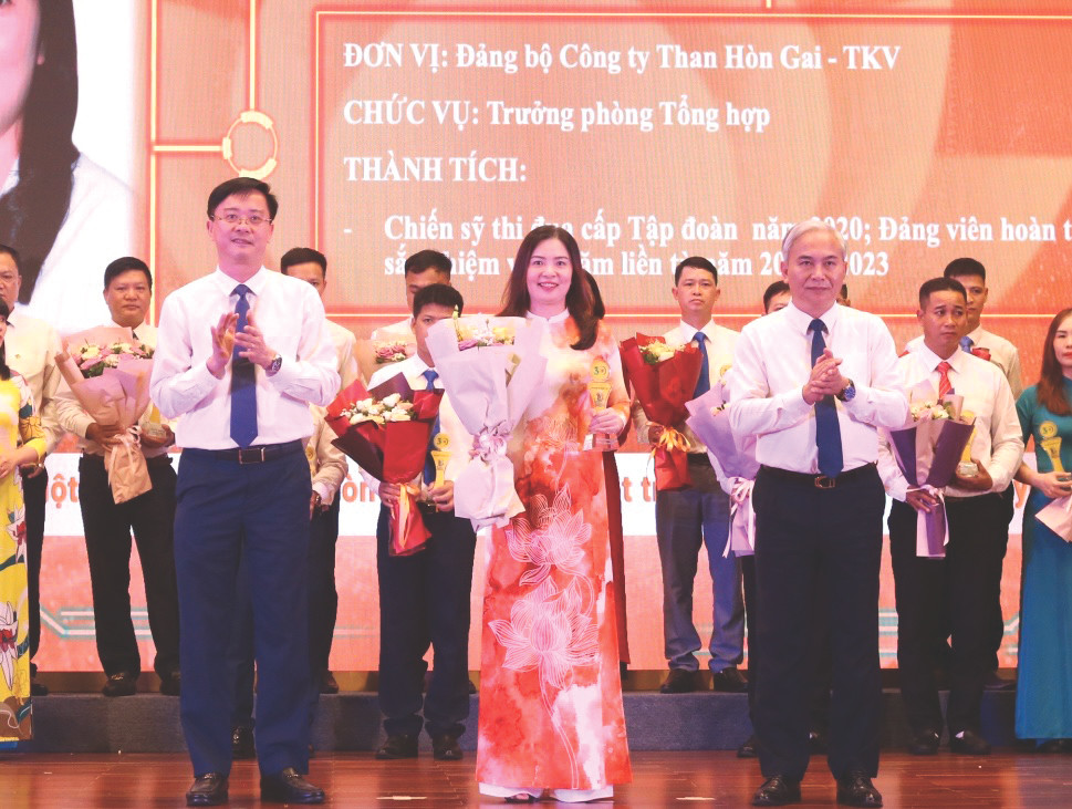 Tôn vinh đảng viên tiêu biểu tại Đảng bộ Tập đoàn Công nghiệp Than khoáng sản Việt Nam chiều 4/10/2024 Tôn vinh đảng viên tiêu biểu tại Đảng bộ Tập đoàn Công nghiệp Than khoáng sản Việt Nam chiều 4/10/2024