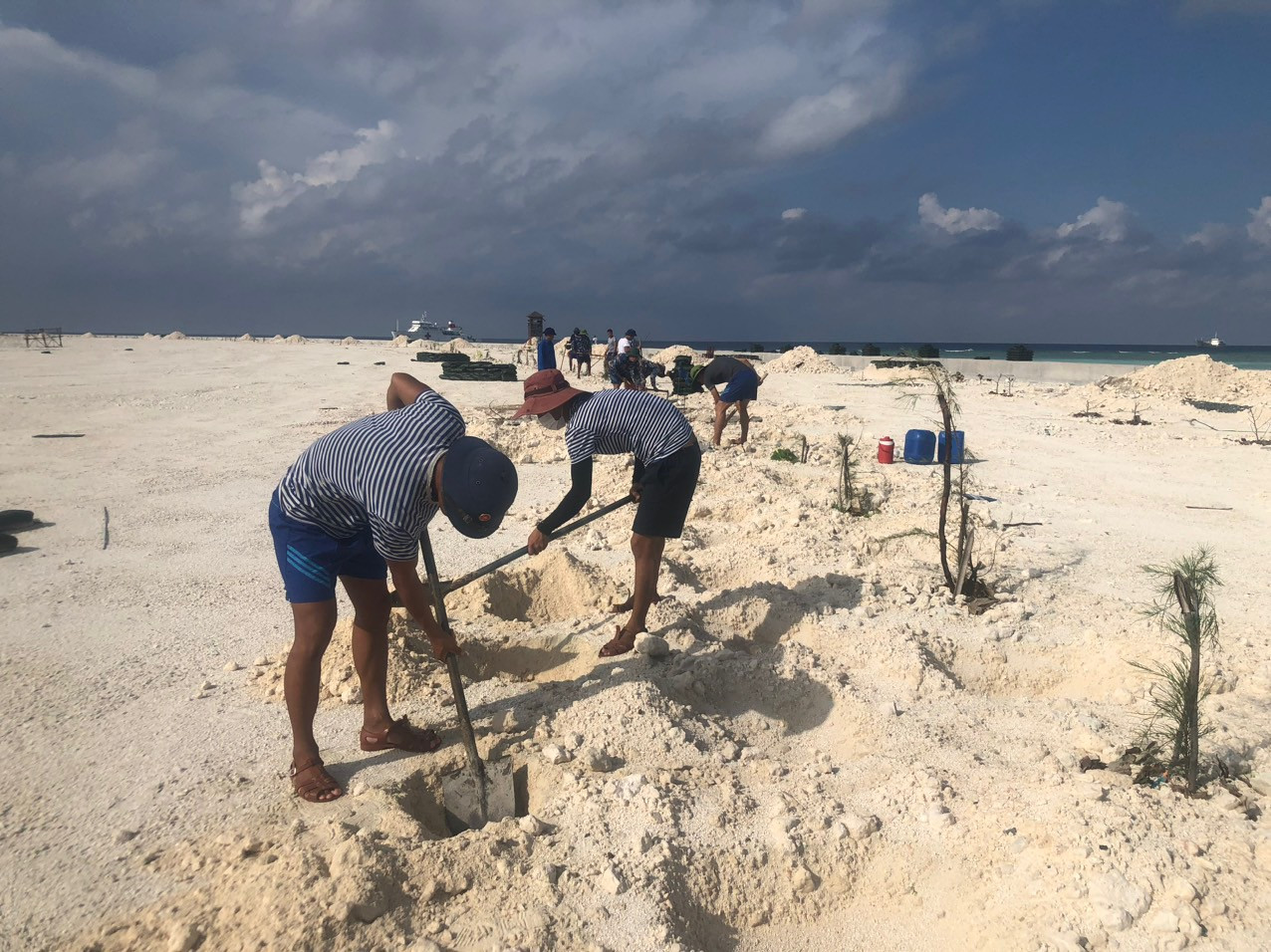 Những ngày đầu gian khó Những ngày đầu gian khó
