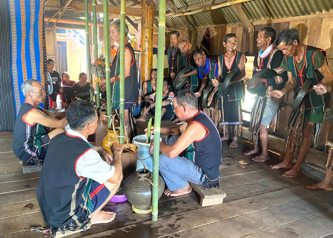 “Tập quán xã hội và tín ngưỡng Lễ mừng thọ của người M'nông huyện Lắk” là 1 trong 3 di sản văn hóa phi vật thể cấp quốc gia của tỉnh Đắk Lắk. “Tập quán xã hội và tín ngưỡng Lễ mừng thọ của người M'nông huyện Lắk” là 1 trong 3 di sản văn hóa phi vật thể cấp quốc gia của tỉnh Đắk Lắk.