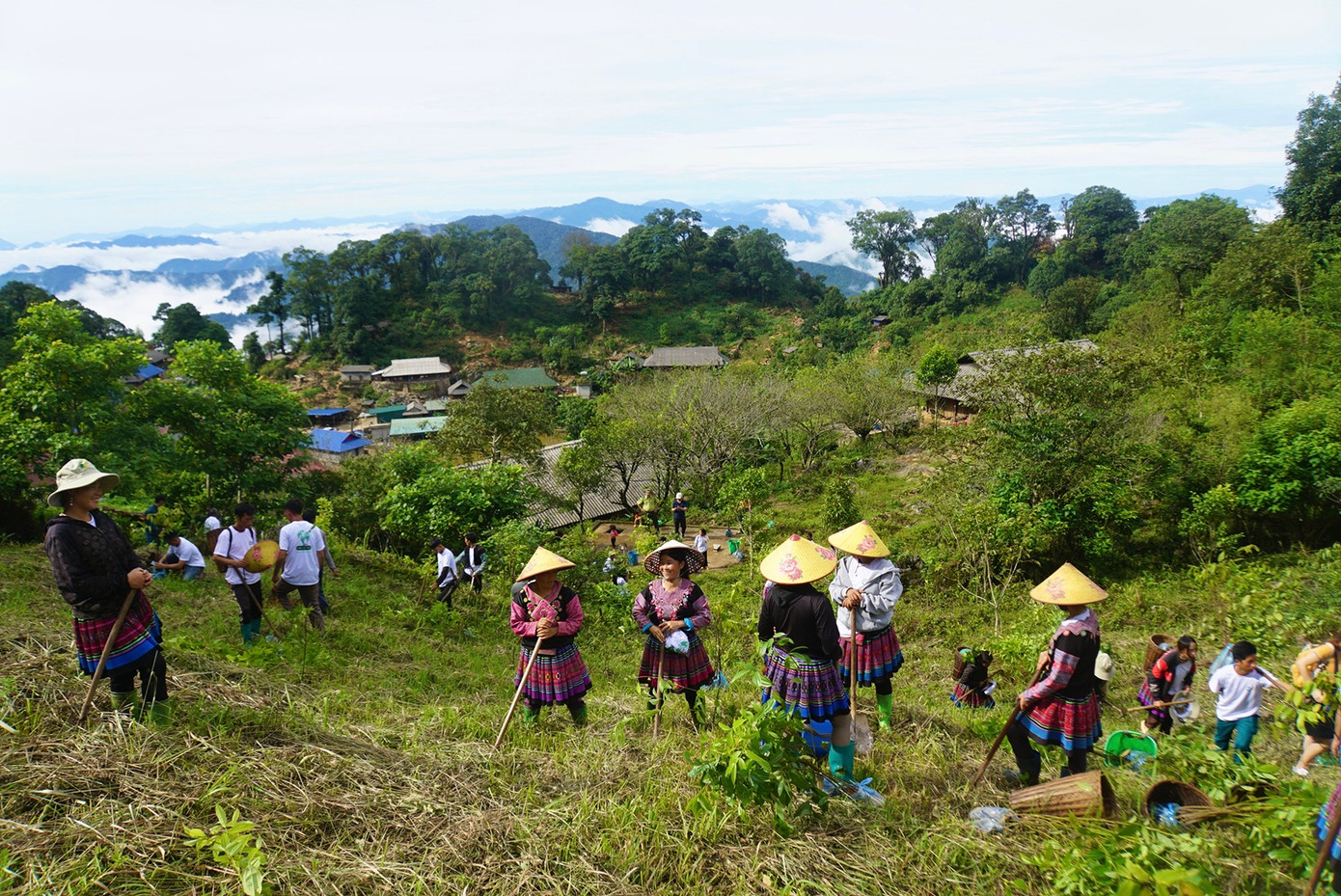 Người dân hai xã Hang Kia, Pà Cò hăng hái tham gia trồng rừng Người dân hai xã Hang Kia, Pà Cò hăng hái tham gia trồng rừng