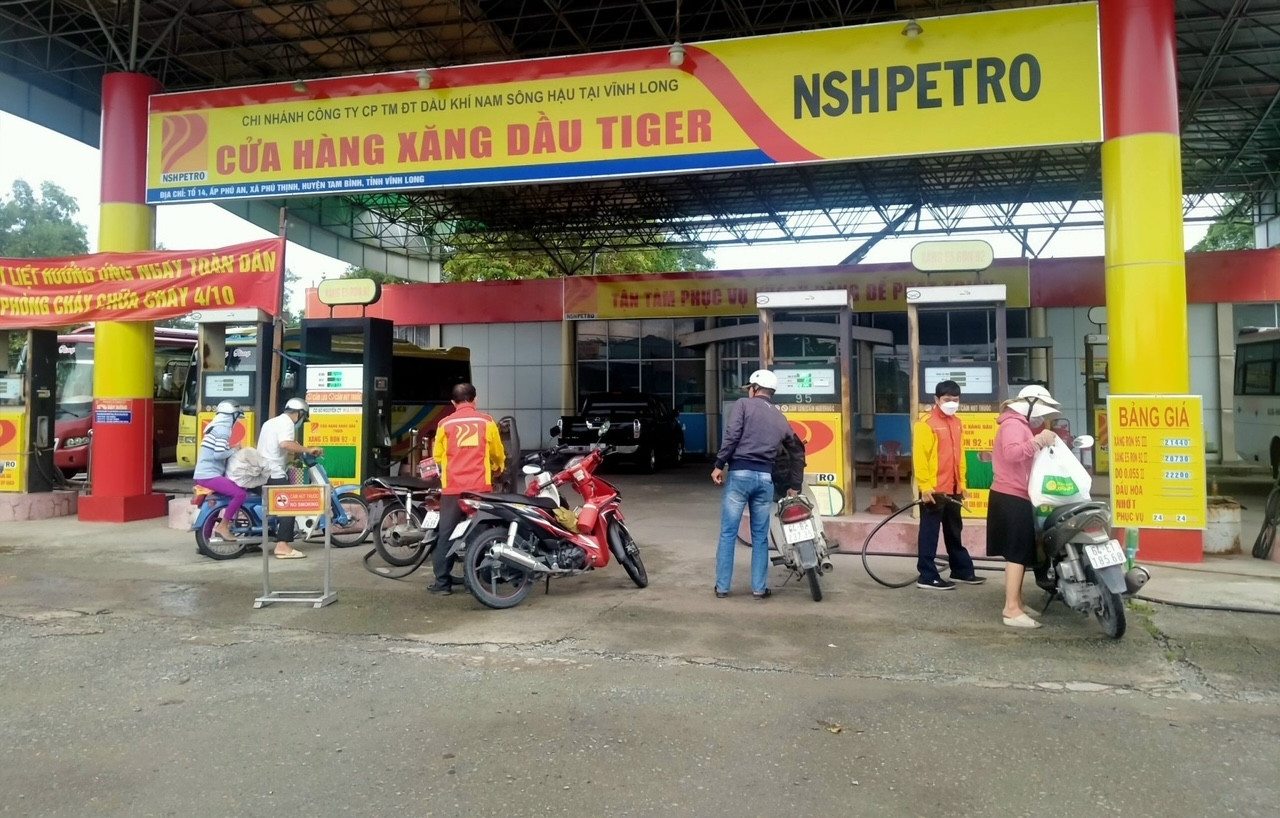 Một cửa hàng xăng dầu của NSH Petro tại huyện Tam Bình, tỉnh Vĩnh Long. ảnh: cảnh kỳ