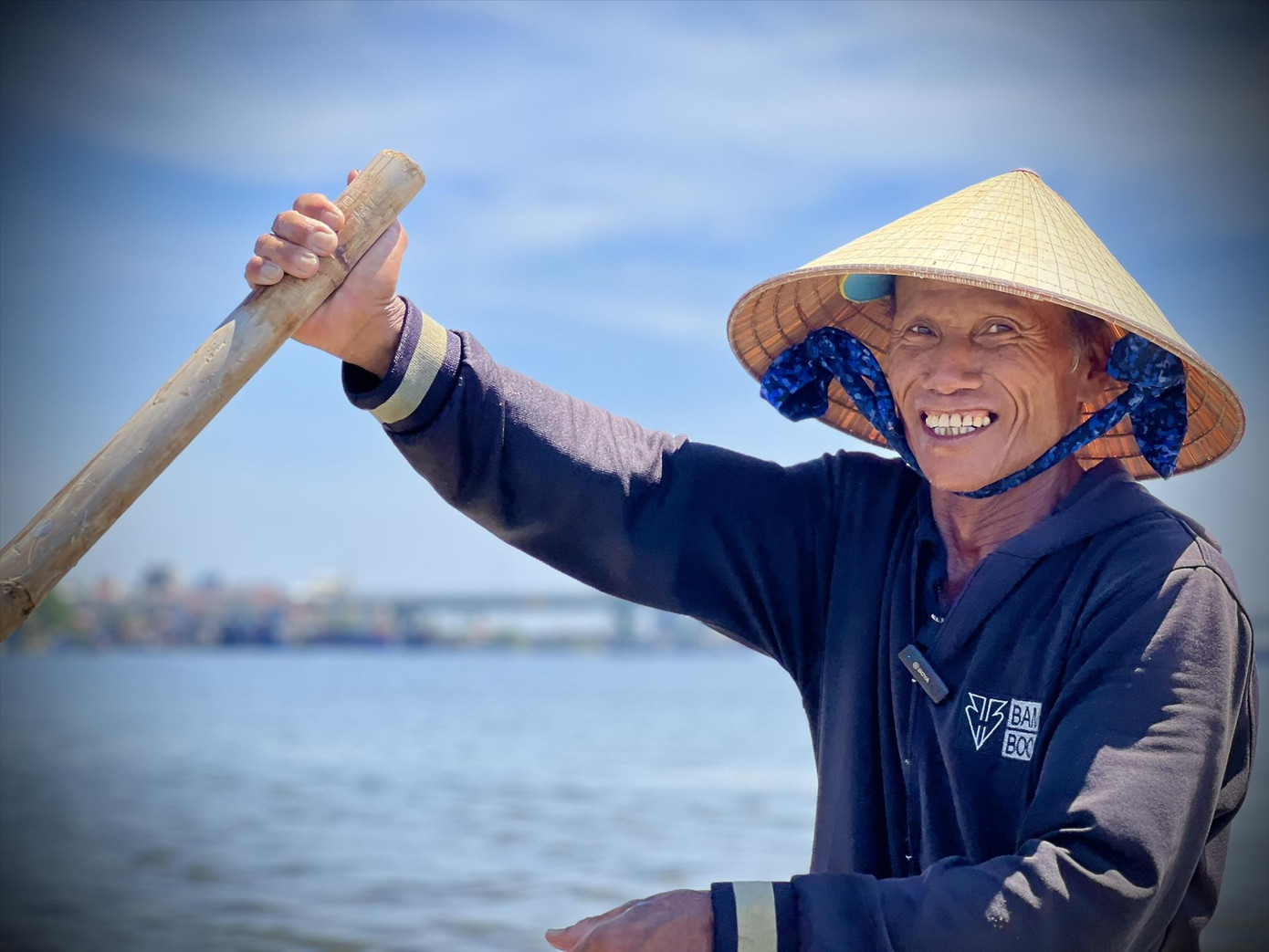 Ông Dương Năm Bời có hàng chục năm gắn bó với nghề cào don. Ảnh: NN