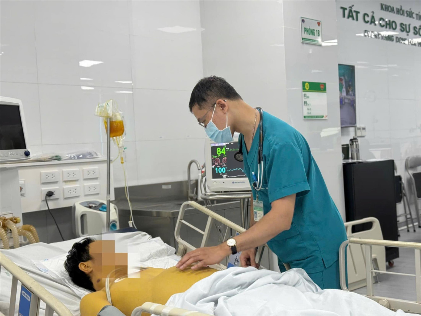 Bệnh nhân 44 tuổi nguy kịch vì tự ý dùng nhiều loại thuốc chữa bệnh Bệnh nhân 44 tuổi nguy kịch vì tự ý dùng nhiều loại thuốc chữa bệnh