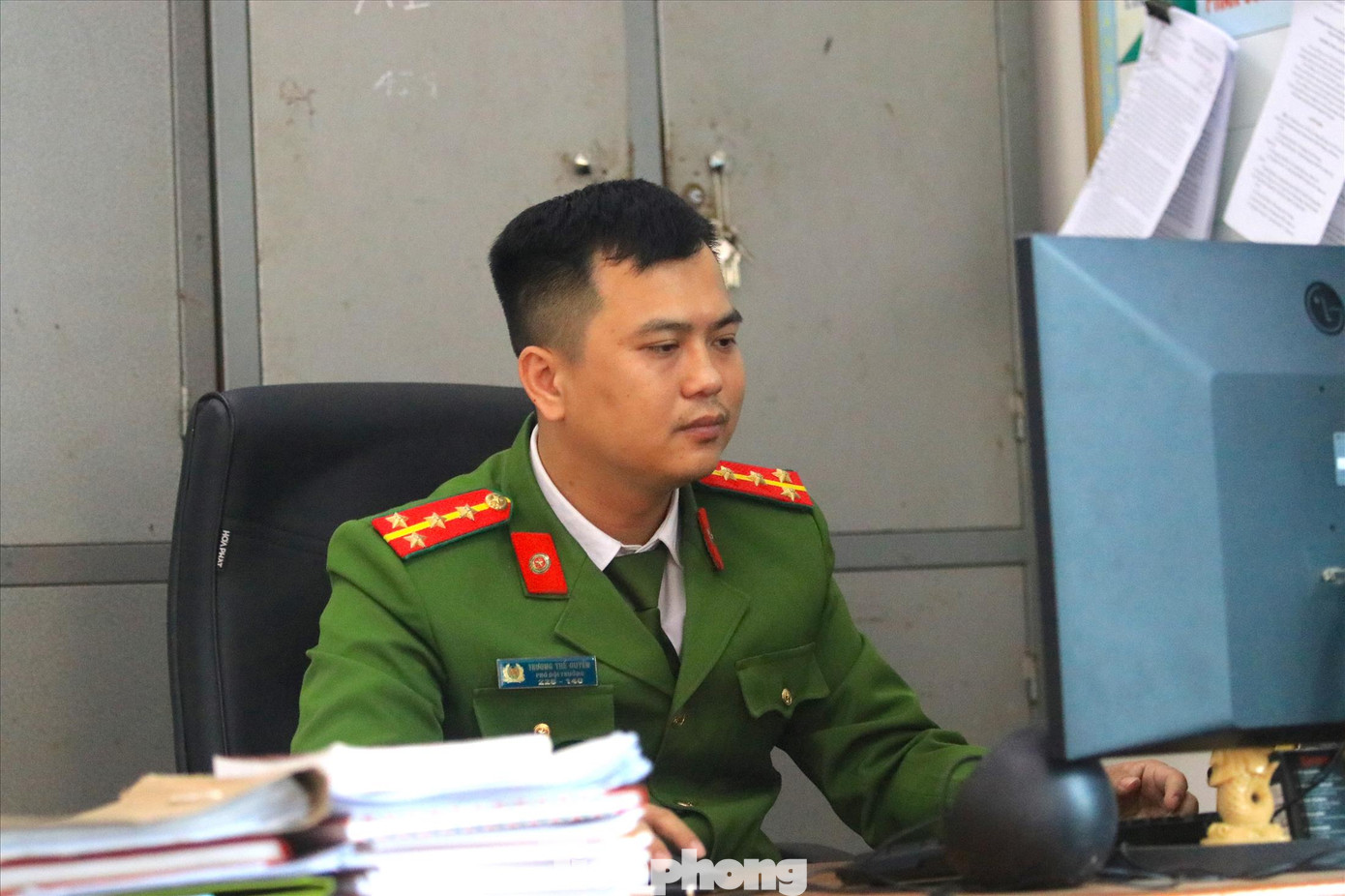 Đại úy Trương Thế Quyền, Công an huyện Thanh Chương (Nghệ An), đã lập nhiều chiến công đem lại bình yên cho làng xã Đại úy Trương Thế Quyền, Công an huyện Thanh Chương (Nghệ An), đã lập nhiều chiến công đem lại bình yên cho làng xã