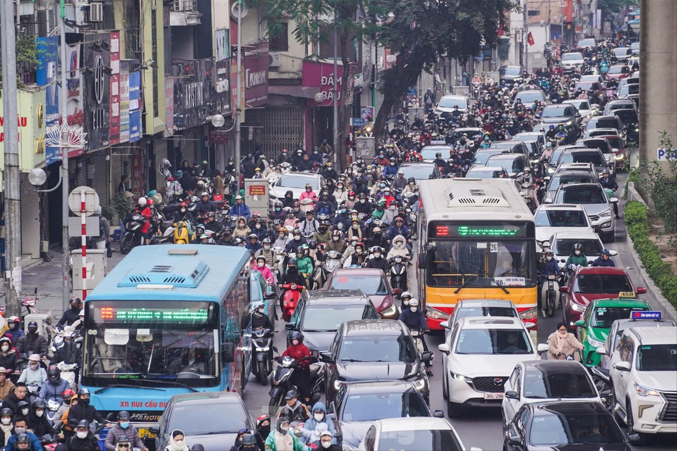 Bộ GTVT quy định xe máy hoạt động từ 5 năm trở lên phải kiểm định khí thải. Ảnh: Đức Nguyễn