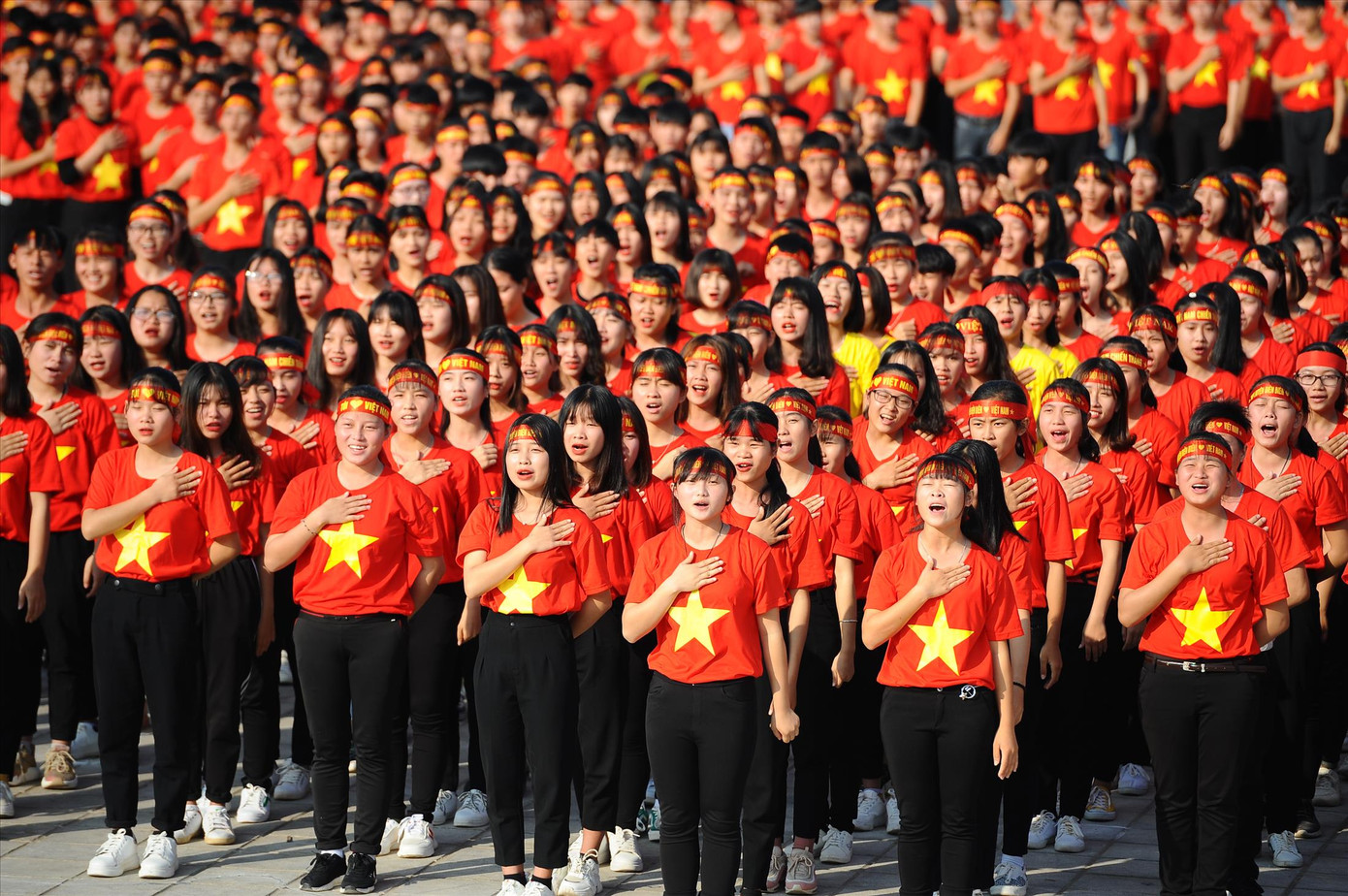 Đoàn viên thanh niên, sinh viên tham gia hành trình “Tôi yêu Tổ quốc tôi” tại Điện Biên. Ảnh: Dương Triều Đoàn viên thanh niên, sinh viên tham gia hành trình “Tôi yêu Tổ quốc tôi” tại Điện Biên. Ảnh: Dương Triều