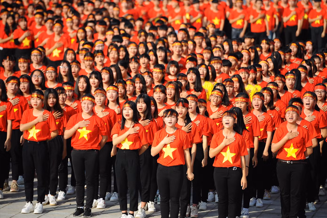 Đoàn viên thanh niên, sinh viên tham gia hành trình “Tôi yêu Tổ quốc tôi” tại Điện Biên. Ảnh: Dương Triều Đoàn viên thanh niên, sinh viên tham gia hành trình “Tôi yêu Tổ quốc tôi” tại Điện Biên. Ảnh: Dương Triều