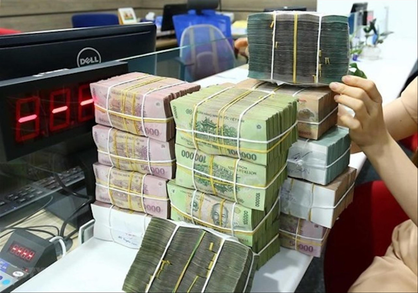 Cần giải ngân 1 triệu tỷ đồng cho nền kinh tế từ nay đến cuối năm. Ảnh: Như Ý Cần giải ngân 1 triệu tỷ đồng cho nền kinh tế từ nay đến cuối năm. Ảnh: Như Ý