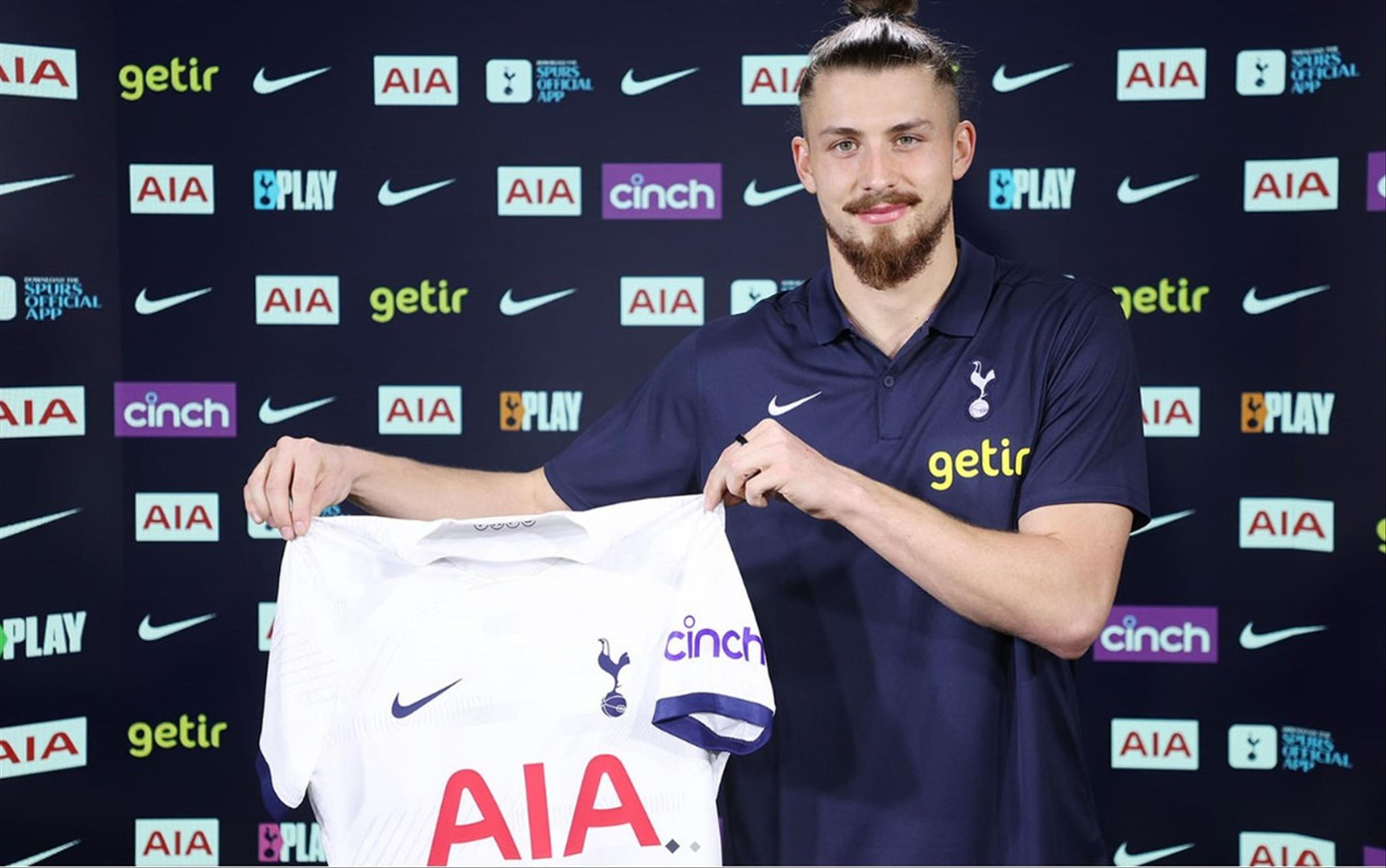Đến Tottenham với 26 triệu bảng, Dragusin là cầu thủ đắt giá nhất kỳ chuyển nhượng mùa đông. Ảnh: Getty Images Đến Tottenham với 26 triệu bảng, Dragusin là cầu thủ đắt giá nhất kỳ chuyển nhượng mùa đông. Ảnh: Getty Images