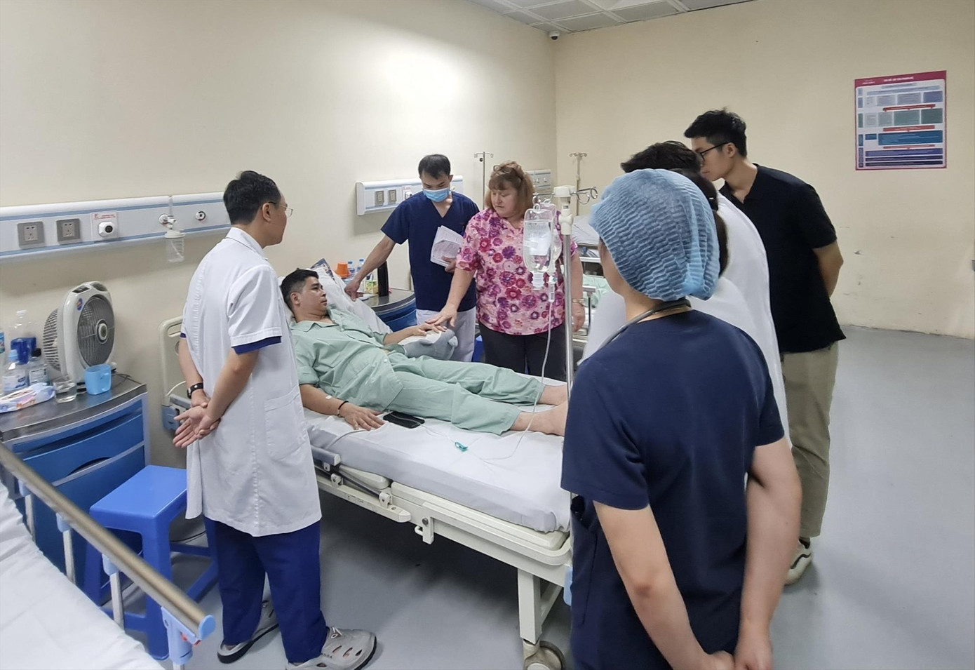 Anh Trần Thế Kiên (ở Hà Nội) điều trị tai biến tại bệnh viện vào tháng 3/2024. (Ảnh nhân vật cung cấp)