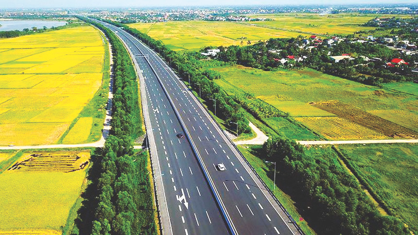 Bộ GTVT đặt mục tiêu hoàn thành 3.000 km cao tốc trong dịp kỷ niệm 50 năm Giải phóng miền Nam, thống nhất đất nước