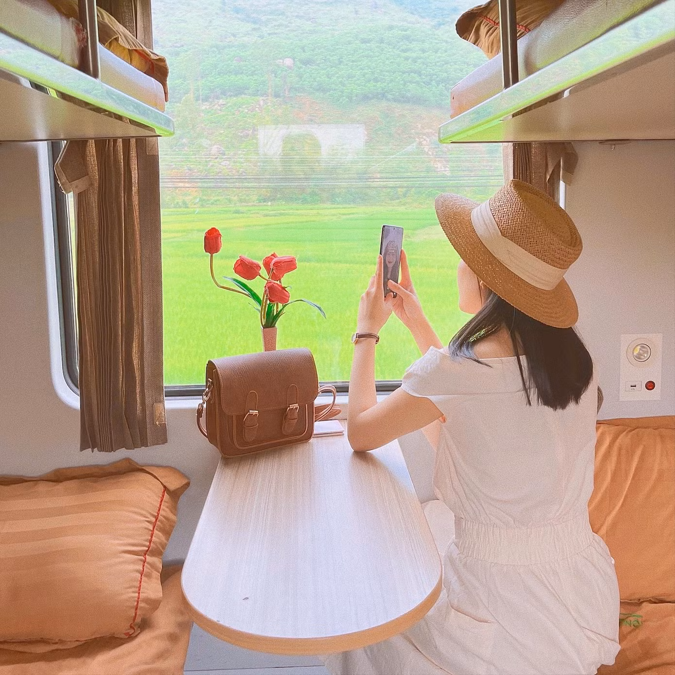 Tua du lịch tàu hỏa vẫn là lựa chọn ưu tiên trong mùa cao điểm du lịch nội địa năm nay