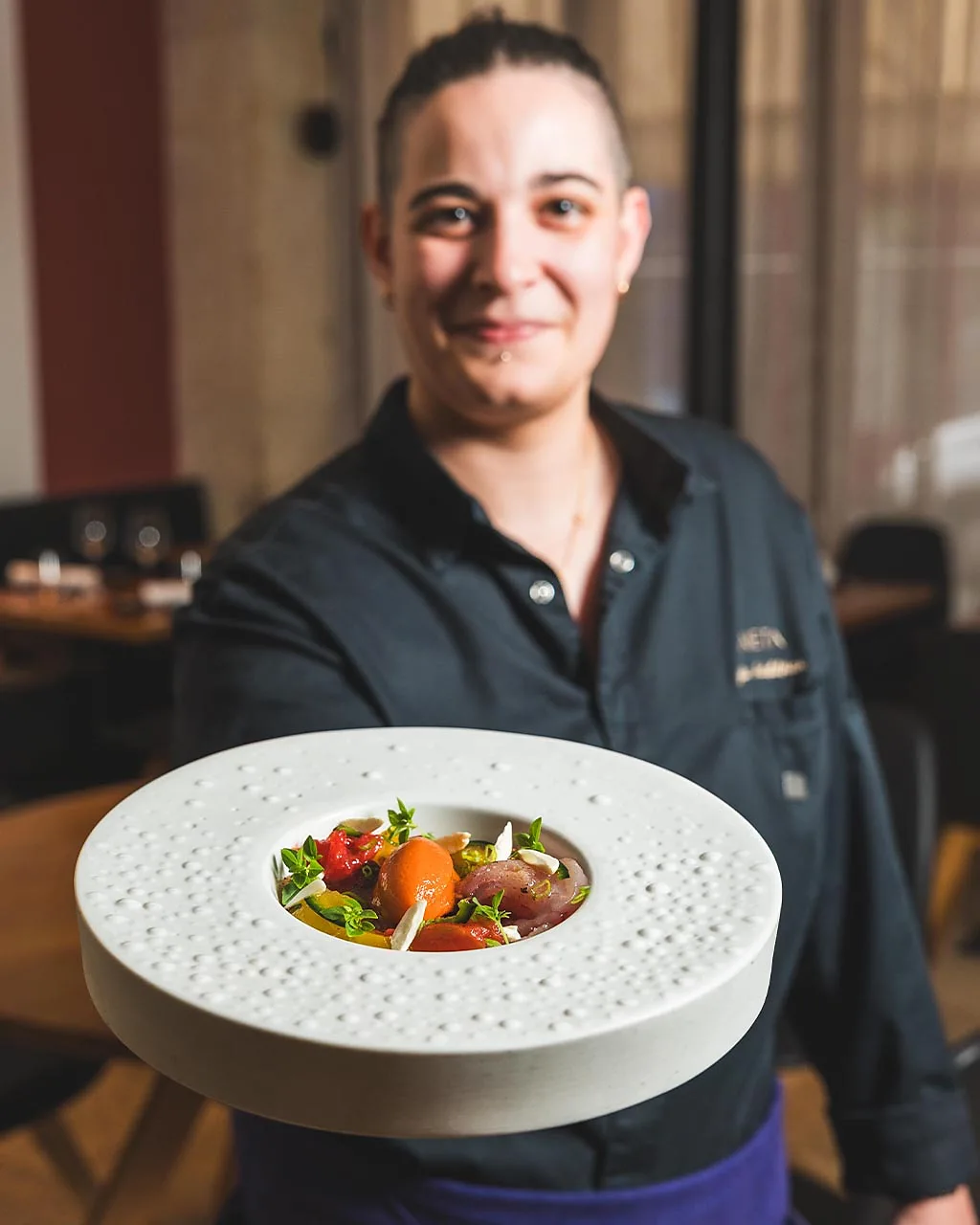 Cô Julia Sedefdjian trở thành đầu bếp đoạt sao Michelin trẻ nhất của Pháp khi cô mới 21 tuổi