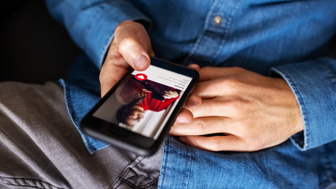 Kết nối trên ứng dụng hẹn hò càng thêm “mất kết nối”?