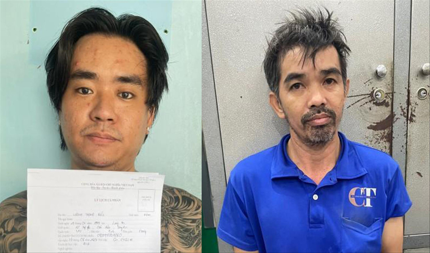 Đối tượng Vương Trọng Hiếu (bên trái) và Nguyễn Thế Khương bị trinh sát Công an quận 12 bắt giữ sau lễ ra quân trấn áp tội phạm Đối tượng Vương Trọng Hiếu (bên trái) và Nguyễn Thế Khương bị trinh sát Công an quận 12 bắt giữ sau lễ ra quân trấn áp tội phạm