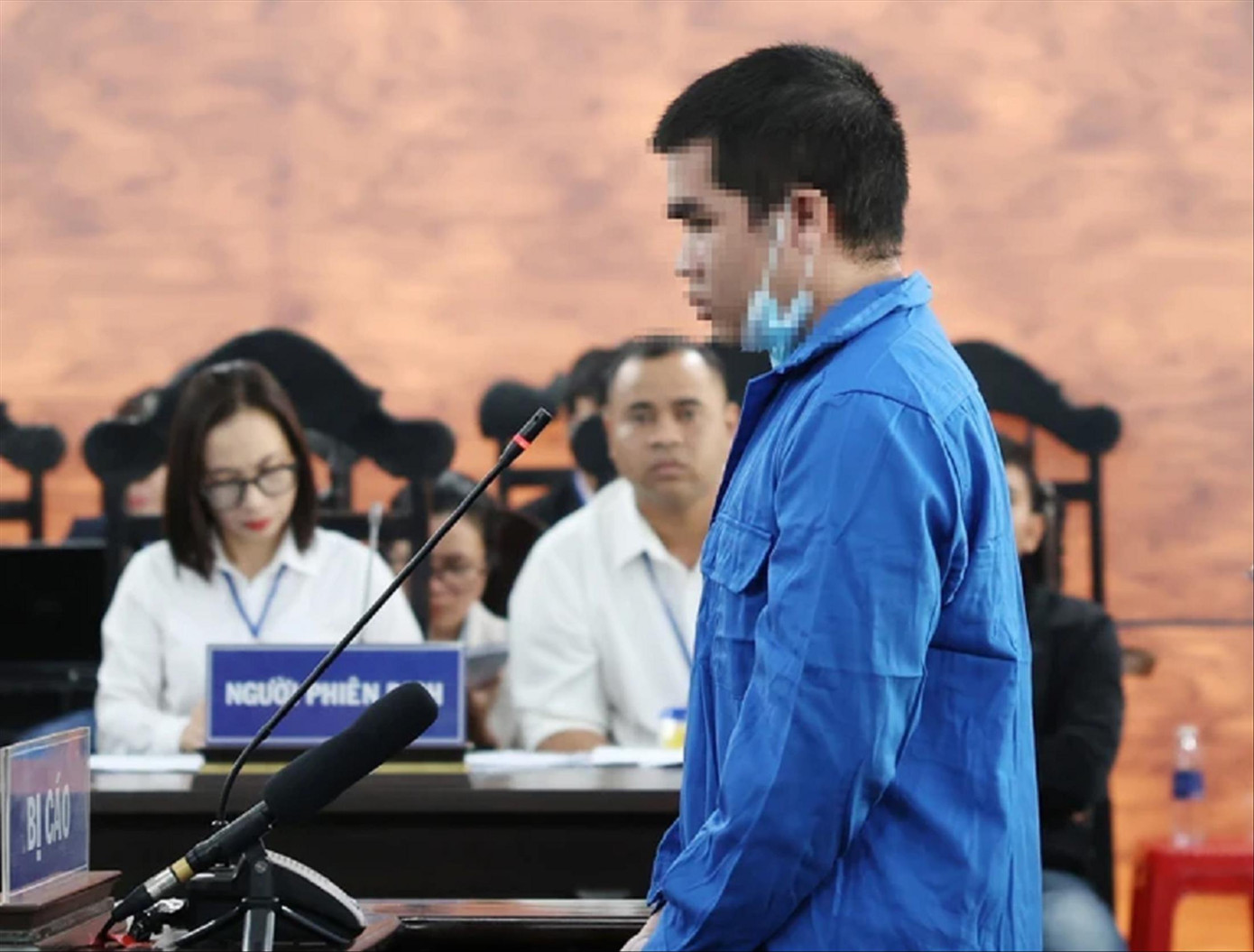 Một bị cáo trả lời HĐXX. Ảnh: TTXVN Một bị cáo trả lời HĐXX. Ảnh: TTXVN